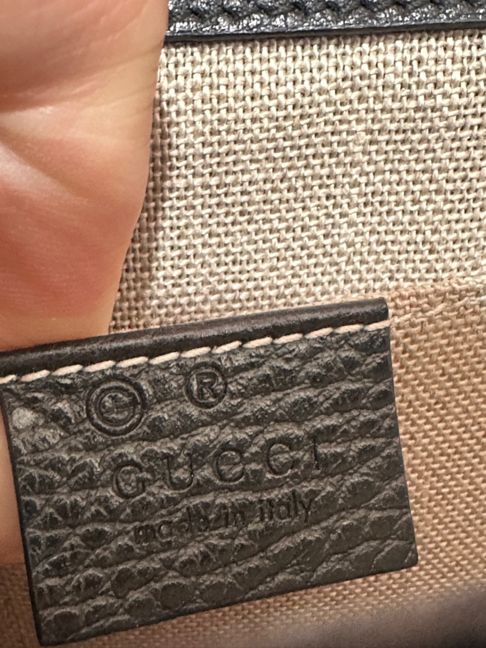 ✨ Gucci Dollar Calfskin Interlocking G Shoulder Bag – Black | Classic & Timeless - Picture 11 of 16